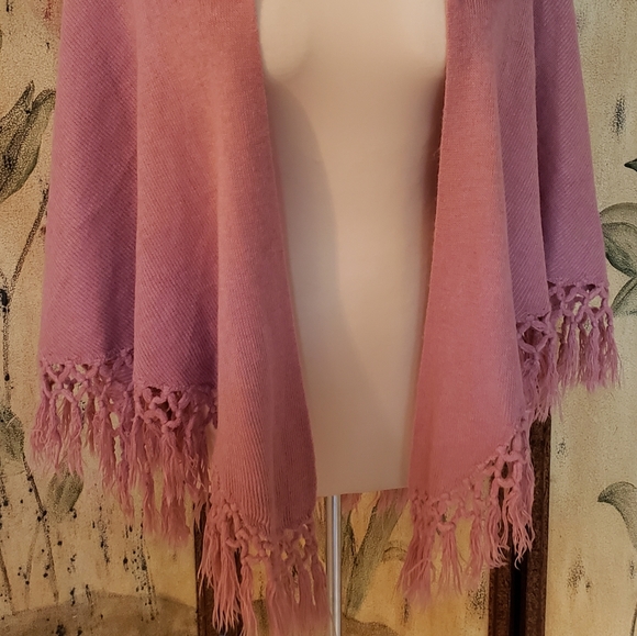 LULU Guinness Dusty Pink Poncho - Picture 5 of 8